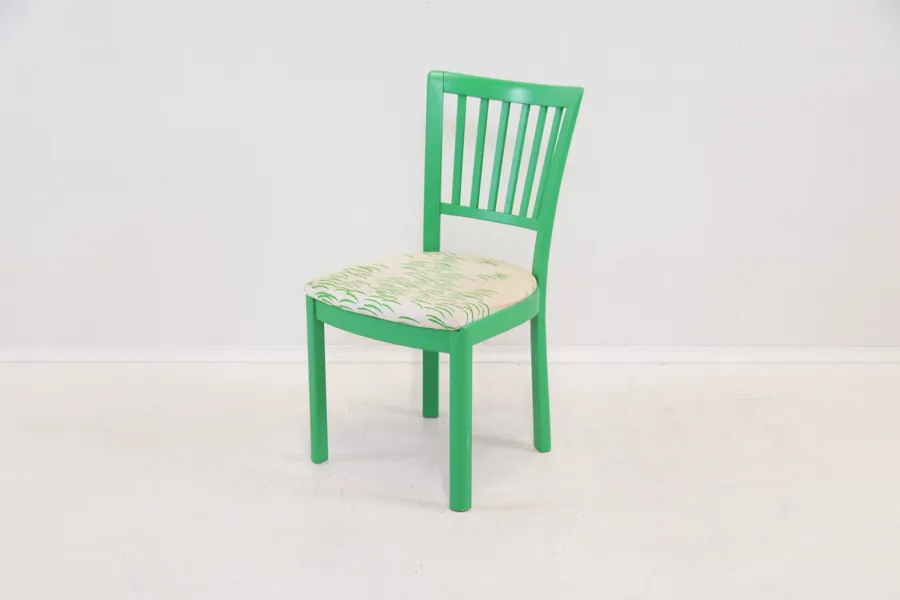 Stol, trä/textil, Varjosen Puunjalostus Oy, Uusikylä.