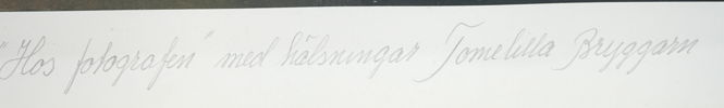 Carlo Norling, ''Hos fotografen'', färgoffset 82/150, signerad.