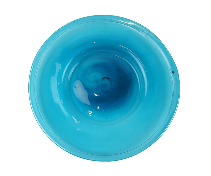 Fat, turkostonat glas, invikt kant, puntelmärke, 1700-tal.