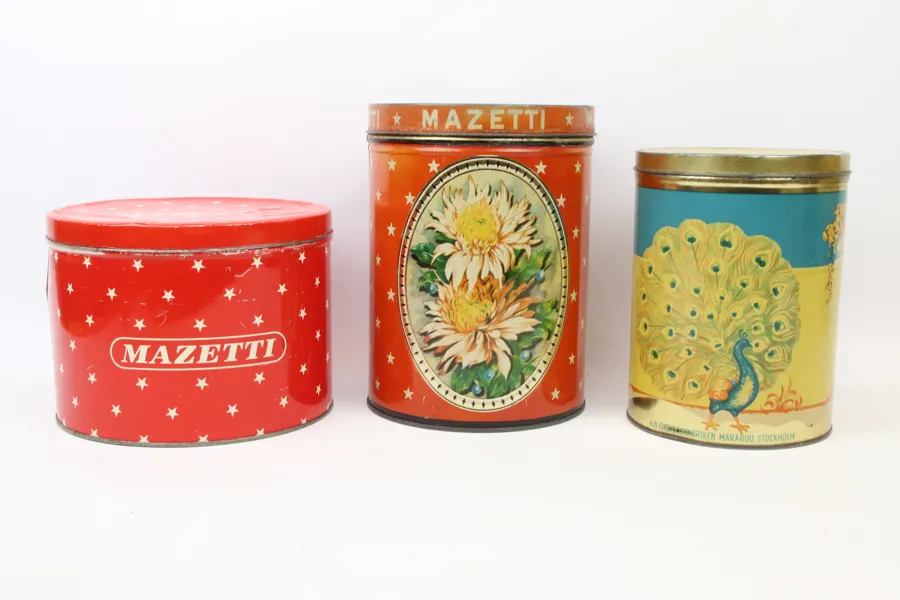 Plåtburkar, 3 st, Mazetti och Marabou.