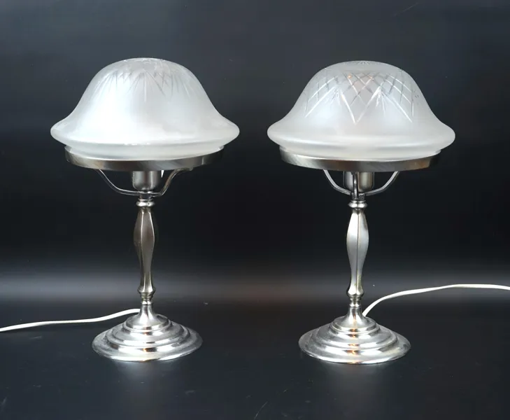 Bordslampor, ett par, metall/glas.