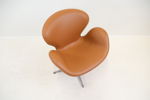 Arne Jacobsen, snurrfåtölj, skinn/metall, "Svanen", Fritz Hansen.