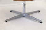 Arne Jacobsen, snurrfåtölj, skinn/metall, "Svanen", Fritz Hansen.