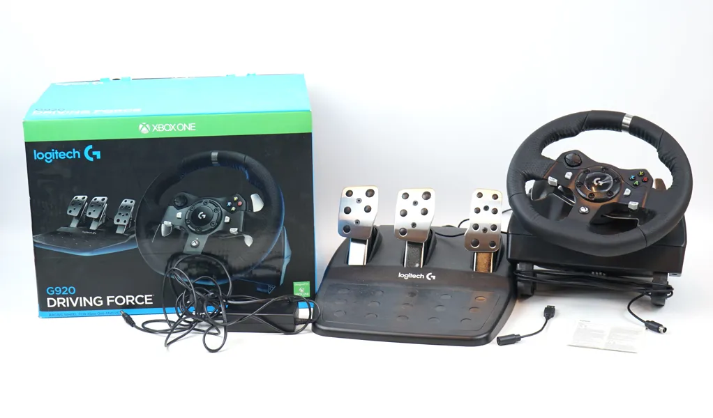 Ratt och pedalkontroll till PC och Xbox One, Logitech G920 Driving Force Racing Wheel.