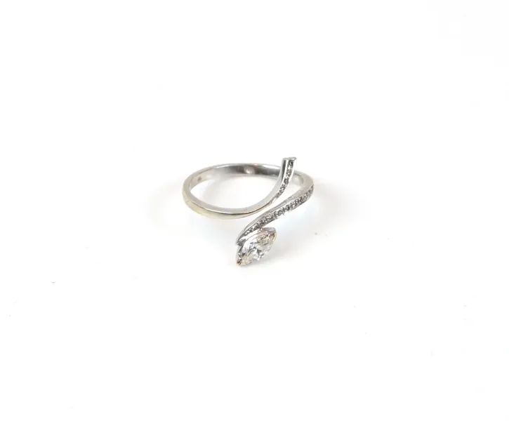 Ring, vitguld 14K med diamanter.