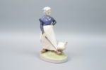 Christian Thomsen, figurin, porslin, "Gåsapiga", #528, Royal Copenhagen.