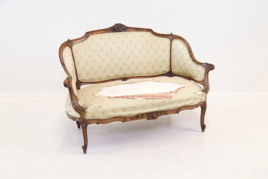Soffa, skuren valnöt/textil, nyrokoko, 1800-talets slut.