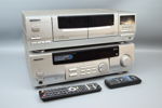 A/V receiver och kassettbandspelare, Kenwood, samt 2 fjärrkontroller.