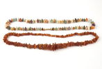 Halsband, 2 st, bl.a bärnsten.