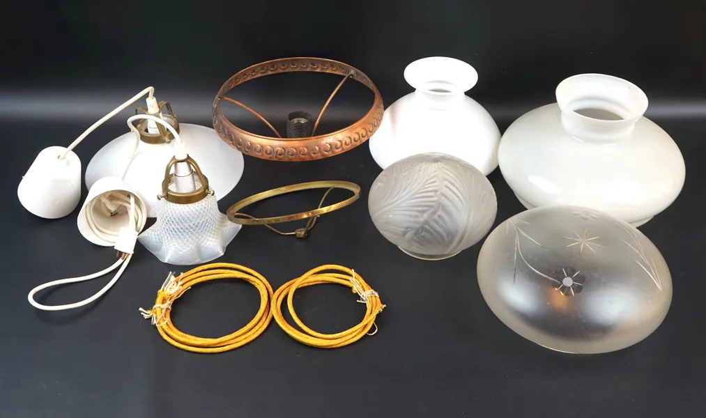 Lampkupor, taklampor m.m, 10 delar, glas/metall.