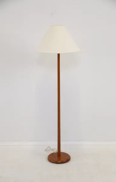 Golvlampa, trä.