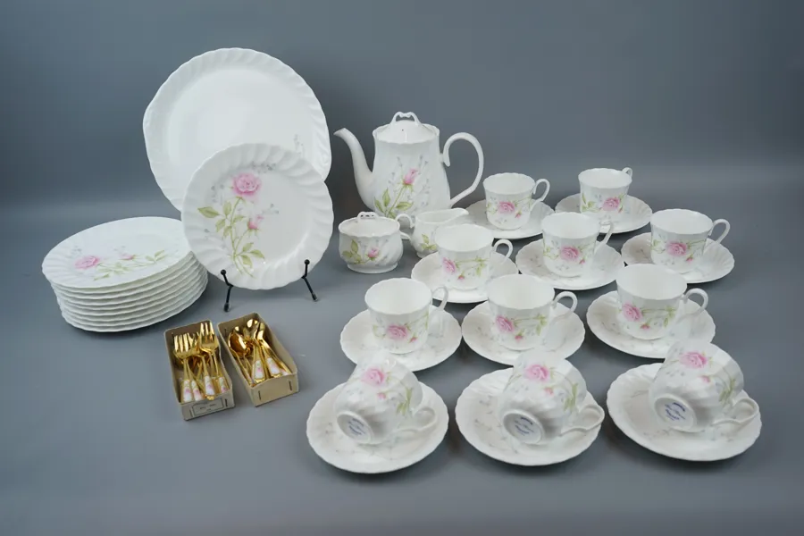 Kaffeservis, 25 delar, porslin,"Rosa Florantes", Yamaka Japan.