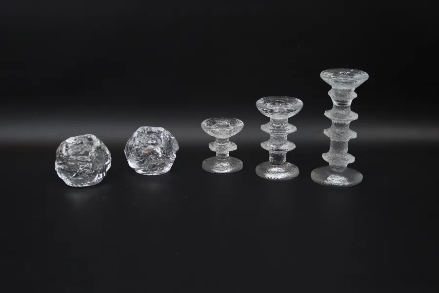 Ljusstakar samt ljuslyktor, 5 delar, glas, Ann Wolff, "Snöboll", Kosta Boda och Timo Sarpaneva, "Festivo", Iittala.