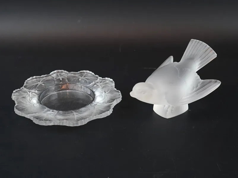 Fat och figurin, glas, Lalique, Frankrike.