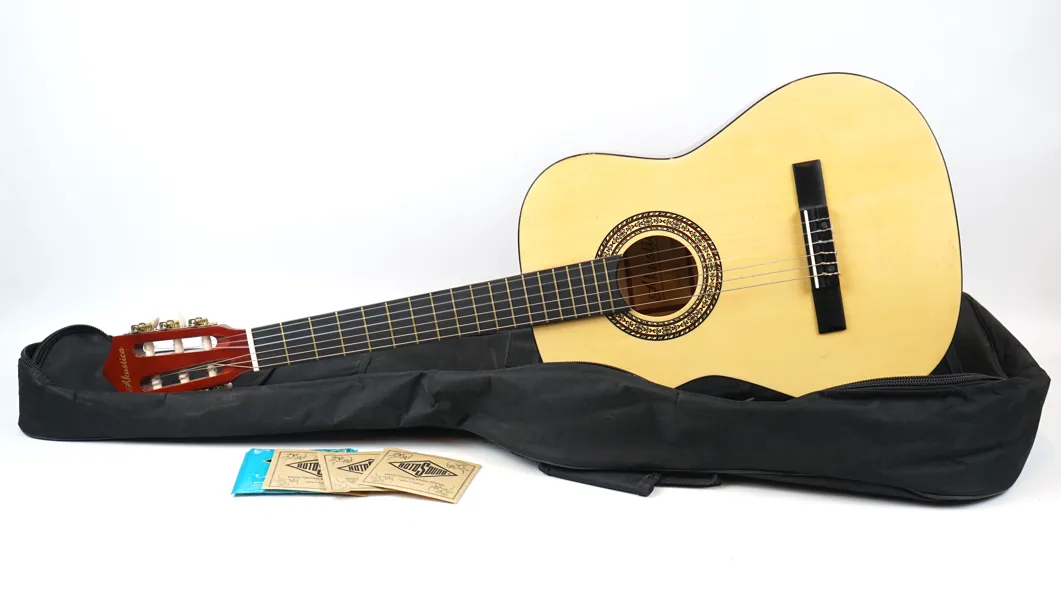 Akustisk gitarr, Akustica.