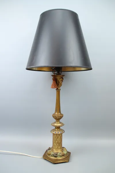 Bordslampa, trä, Italien.