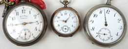 Fickur, 3 st, varav 2 st i silver.