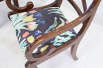Karmstolar, ett par, mahogny/textil, klädda med "Tulpaner" av Josef Frank, Svenskt Tenn.