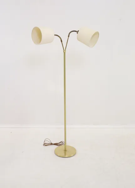 Golvlampa, 2 ljuspunkter, justerbara, metall.