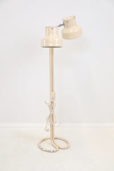 Anders Pehrson, golvlampa, 2 ljuspunkter, justerbara, metall, "Bumling", Ateljé Lyktan, Åhus.