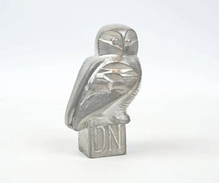 Stig Blomberg, "Uggla", skulptur, metall, Dagens Nyheter.