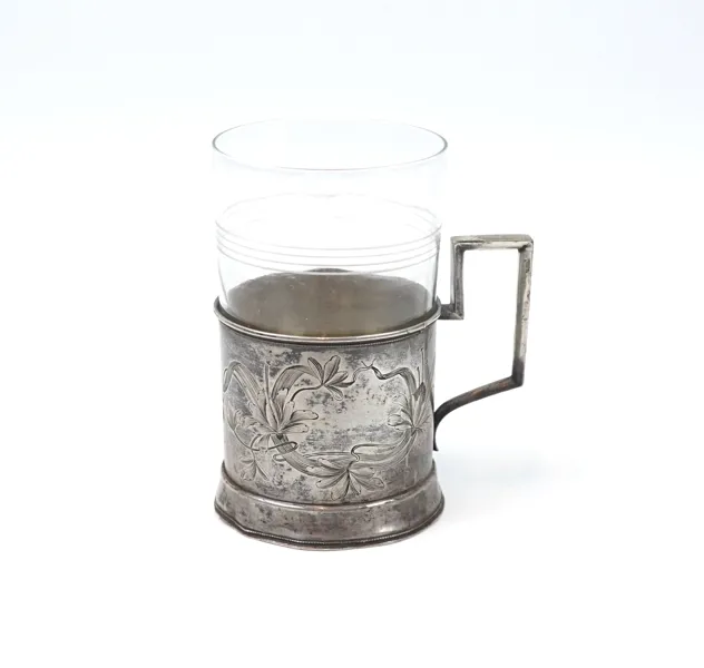 Teglas med silverhållare, Polen, 1900-talets första del.