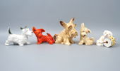 Figuriner, hundar, 5 st, porslin, bl.a Sylvac och Beswick.