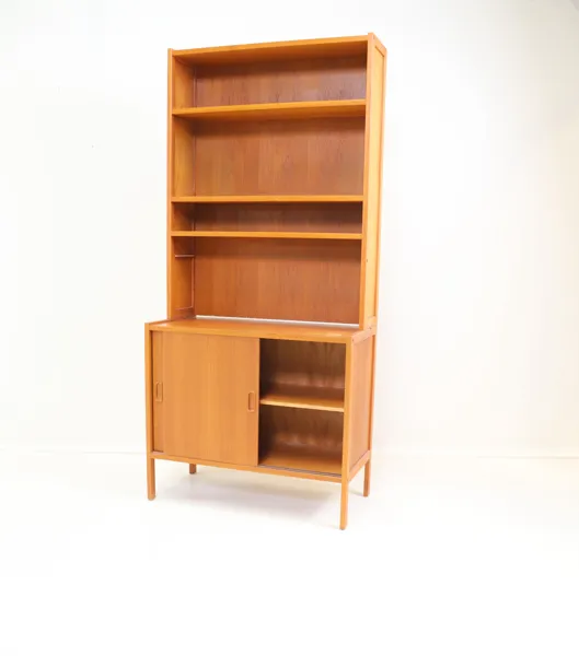 Bokhylla med underskåp, teak.