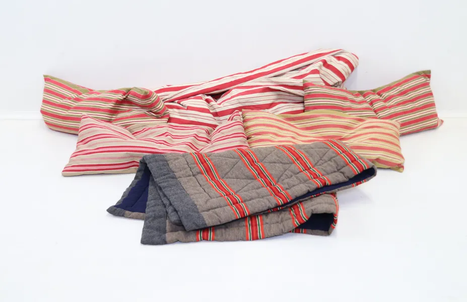 Kuddar samt täcke, 6 delar, textil.