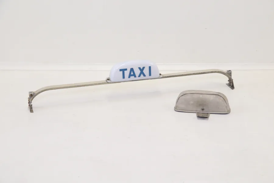 Taxiskylt, metall/plast.