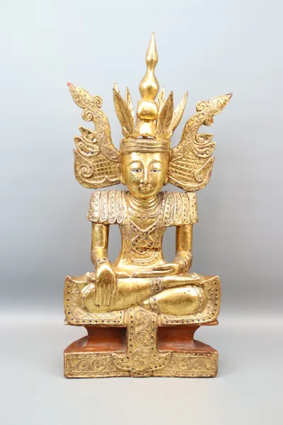 Buddha, skulptur, förgyllt trä.