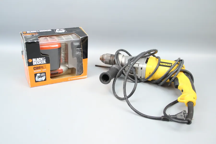 Skruvdragare, Black & Decker, och slagborr, DeWalt.