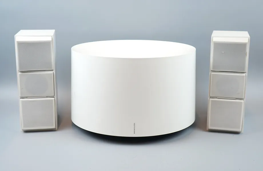 Bang & Olufsen, högtalare och subwoofer, 3 delar, "Beovox CX 100 Type 6343" och "Type 6345".
