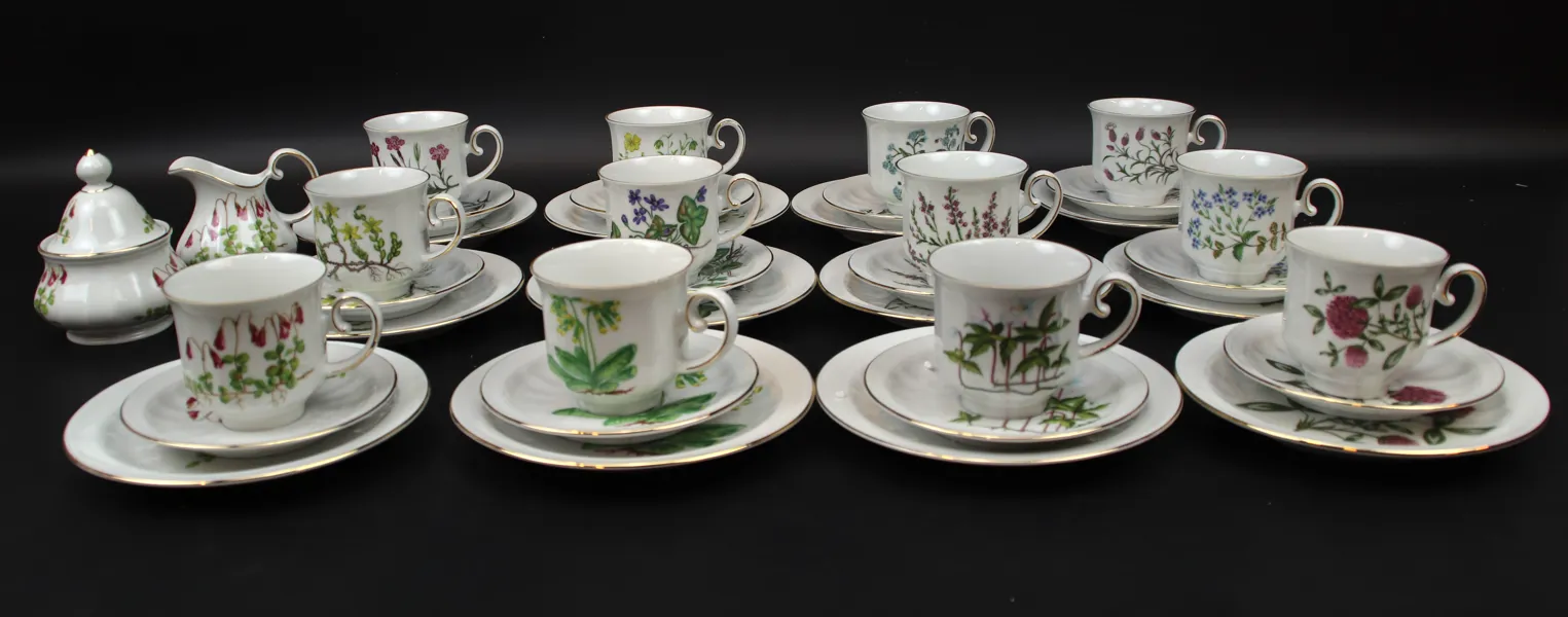 Kaffeservis, 26 delar, porslin, "Carl von Linné", Fyrklövern.