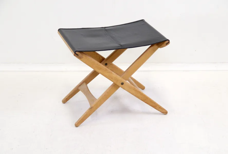Uno & Östen Kristiansson, pall, hopfällbar, ek/skinn, "Modell 203", Luxus.