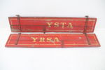 Skyltar, 2 st, "Yrsa" och "Ysta", trä.