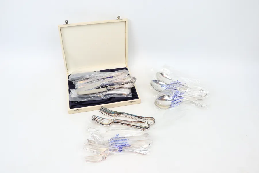 Besticksservis, 36 delar, silverpläterade, Auerhahn 90.