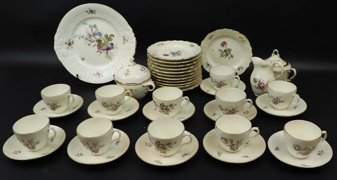 Kaffeservis, 27 delar, porslin, "Frijsenborg", Royal Copenhagen.
