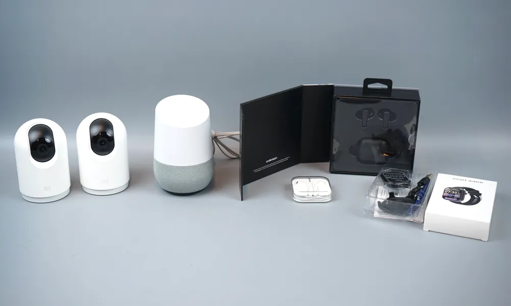 AirPods, övervakningskameror m.m, 6 delar, bl.a Apple.